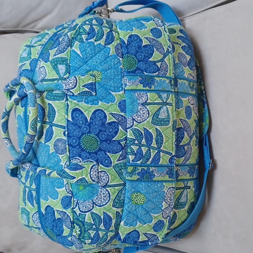 Vera Bradley Grand Traveler Tote / Duffel In Doodle Daisy Pattern - Picture 4 of 17